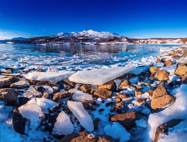 Wintermeer van Noorwegen — Stockfoto