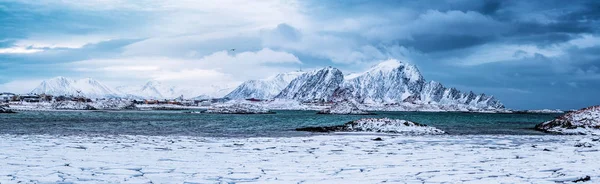 Lago de invierno Noruega — Foto de Stock