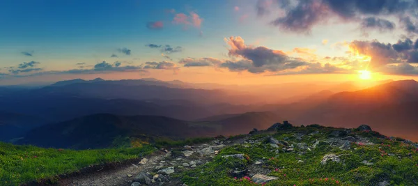 Paisagem de montanha incrível — Fotografia de Stock