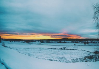 Kış günbatımı manzarası