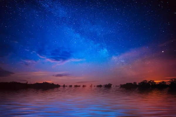 Estrellas y agua —  Fotos de Stock