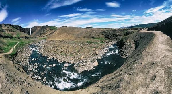 Hengifoss Cascade en Islande — Photo