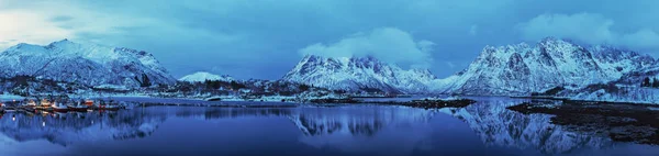 Lago de invierno Noruega — Foto de Stock