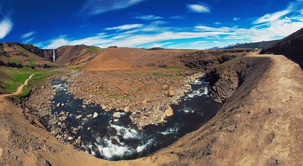 Hengifoss Cascade en Islande — Photo