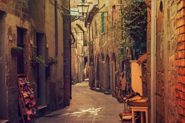 Pitigliano şehir sokağı