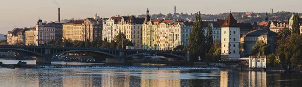 Прага на рассвете — стоковое фото