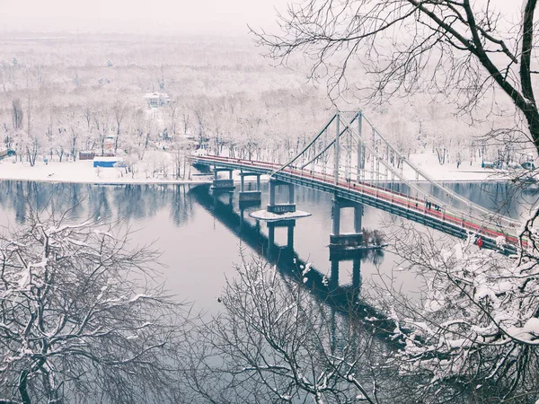 Взимку міський парк — стокове фото