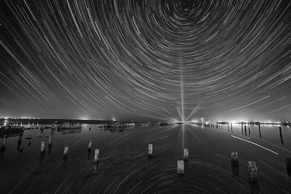 Lago por la noche — Foto de Stock