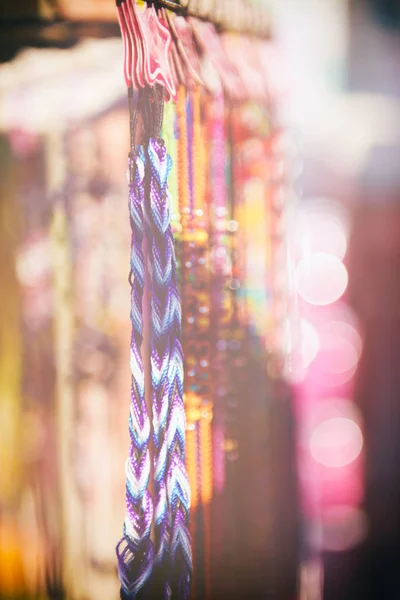 Pulseiras trançadas coloridas — Fotografia de Stock