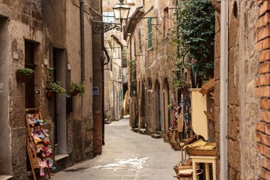 Pitigliano şehir sokağı