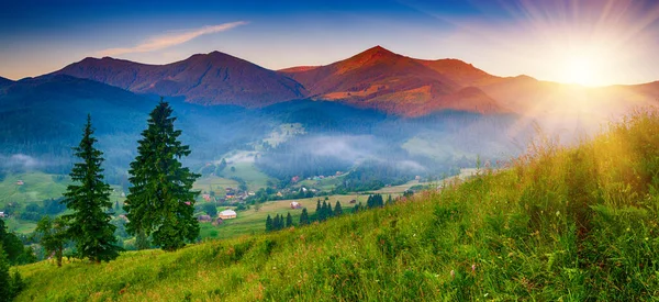 Berg verbazingwekkend landschap — Stockfoto