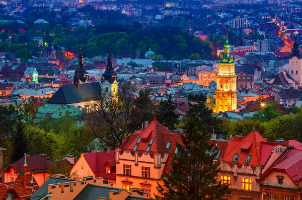 Noche vista de Lviv — Foto de Stock