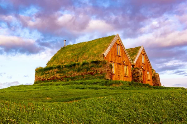 Isländska gräshus — Stockfoto