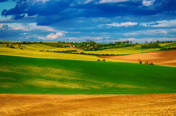 Ländliche Frühlingslandschaft — Stockfoto