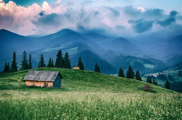 Carpathian mountain landscape — Stock Photo, Image