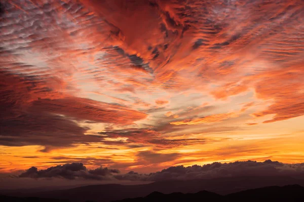 Paisagem de montanha incrível — Fotografia de Stock