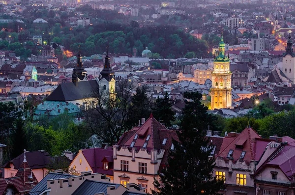 Noche vista de Lviv — Foto de Stock