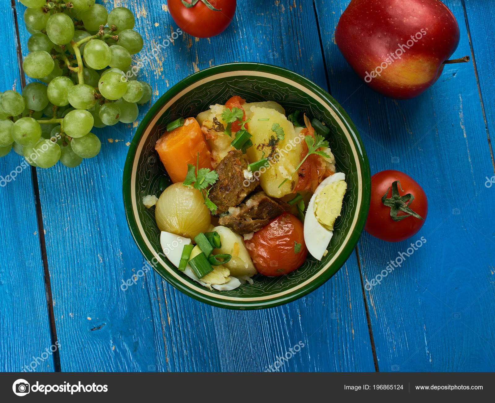 Узбекское блюдо с бараниной и овощами