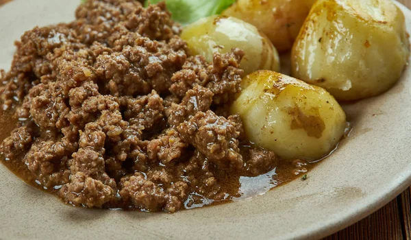 Millionbof -  Danish beef dish served with potatoes