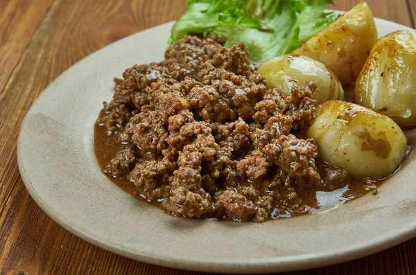 Millionbof -  Danish beef dish served with potatoes