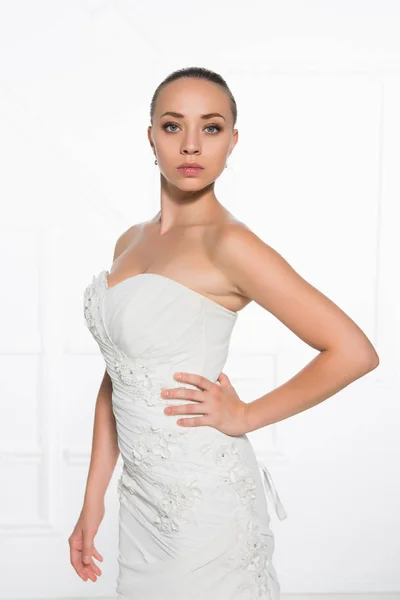 Charming Young Bride Wearing White Luxury Wedding Dress — Stock Photo, Image