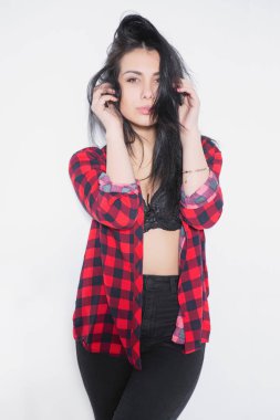 Kameraya poz oynak genç esmer 