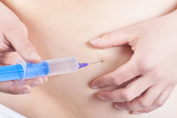 Woman Injecting Hormones Belly Syringe Ivf Concept — Stock Photo, Image