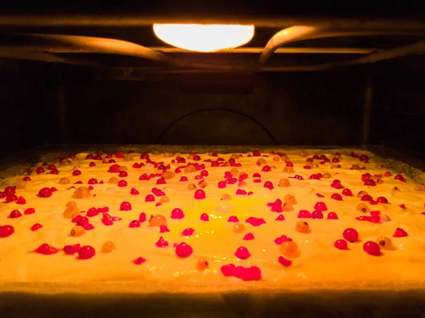 Apricot Berry Sponge Cake Baked Oven Home Festive Baking Food — Stock Photo, Image