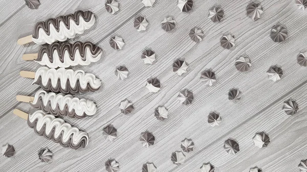 Kleurrijke Meringue Lolly Een Grijze Achtergrond — Stockfoto