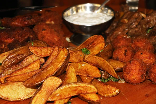 Carne y salsa de patata —  Fotos de Stock