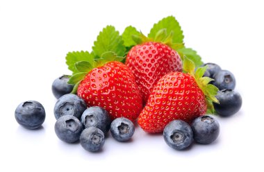 Tatlı çilek ve böğürtlen .