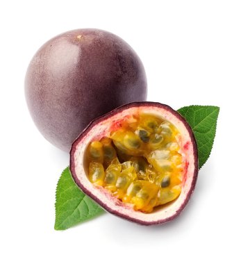 Tutku meyve closeup beyaz arka plan üzerinde. Maracuja meyve.