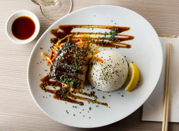 Japans stijl zalm schudden teriyaki — Stockfoto