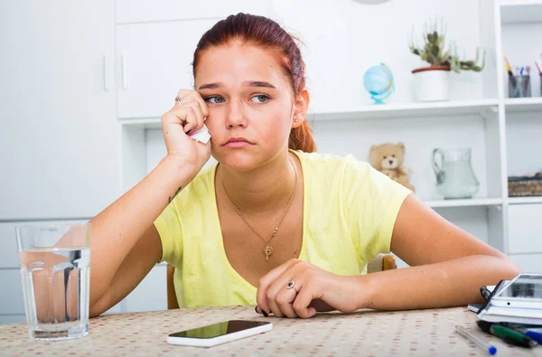 Teenage girl waiting call — Stock Photo, Image