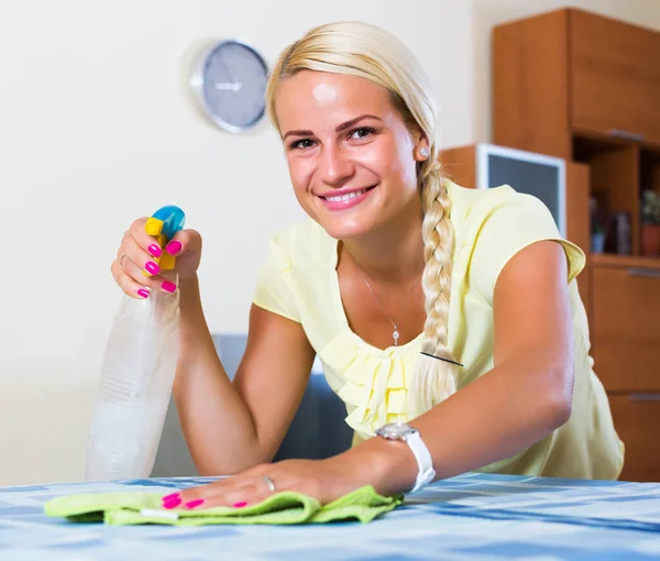 Young woman having regular clean-up — Stock Photo, Image