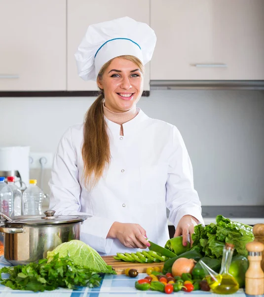 Portrait Professional Chef Vegetables Kitchen Table — Stock Photo, Image