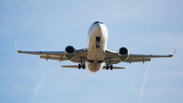 Large Passenger Airplane Taking Airport Day — Stock Photo, Image