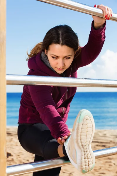 Deportiva Mujer Feliz Ejercicio Playa Mar — Foto de Stock