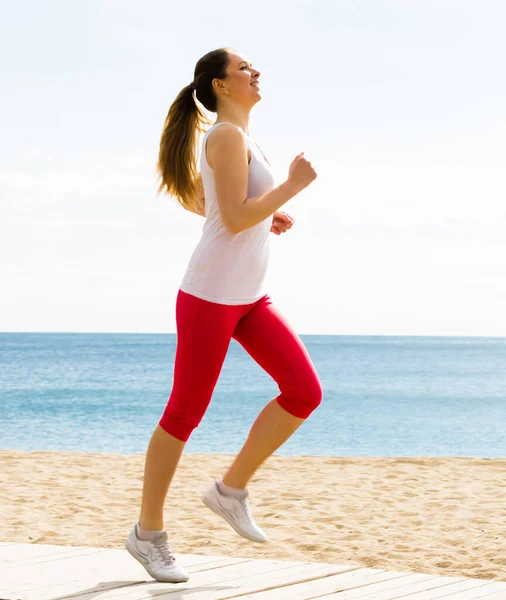 Young Sporty Woman Running Beach Ocean Morning — Stock Photo, Image