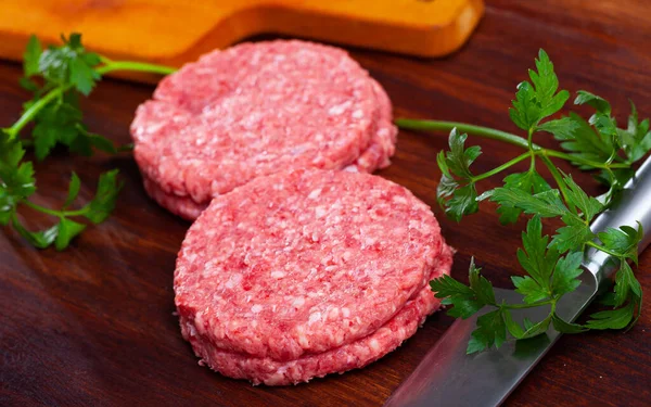 Costolette di carne crude per hamburger — Foto Stock