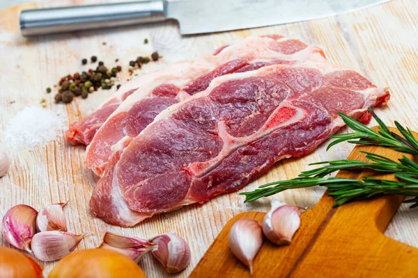 Rohes Schweineschulterfilet — Stockfoto