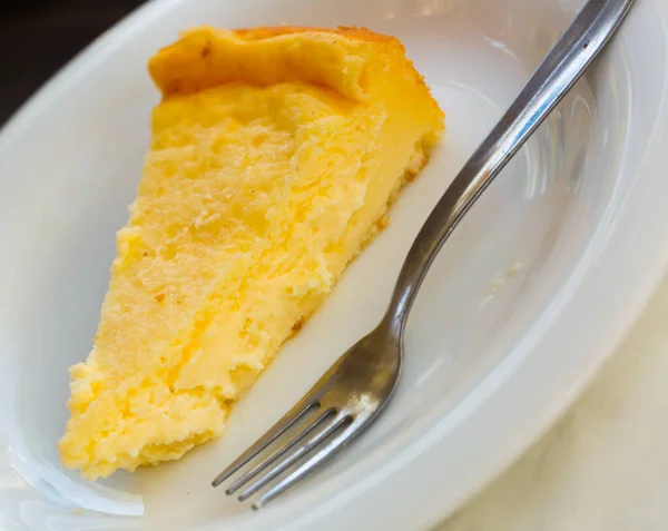 Rebanada de tarta de queso casera —  Fotos de Stock