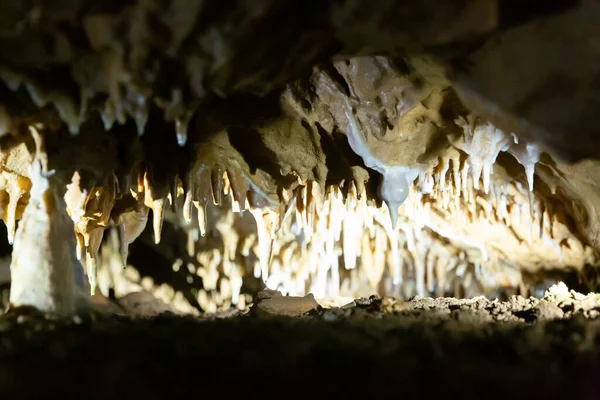 Cueva de Balzarca. Karst de Moravia - las famosas cuevas de la República Checa, una de las más famosas de Europa —  Fotos de Stock