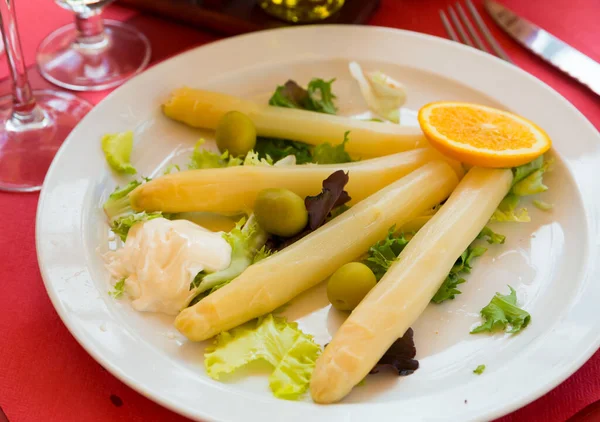 Gebackener Spargel. Hochwertiges Foto — Stockfoto