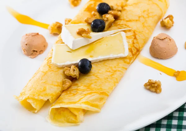 Pancakes with brie cheese, ice cream — Stock Photo, Image