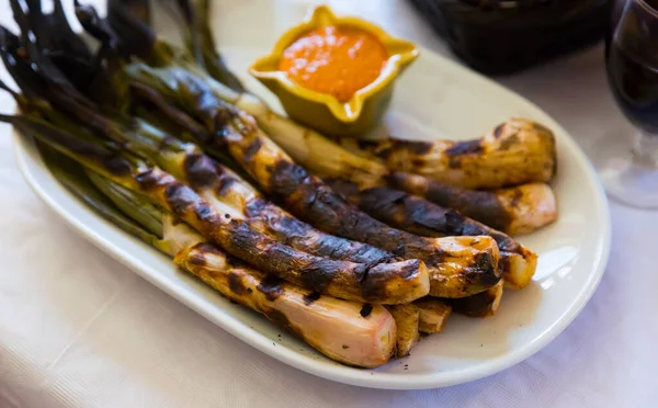 Geroosterde kalkoenen met romescosaus — Stockfoto