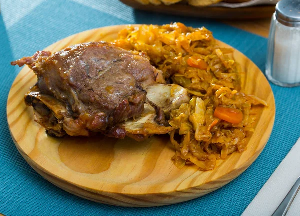 Spansk maträtt galtas al horno — Stockfoto