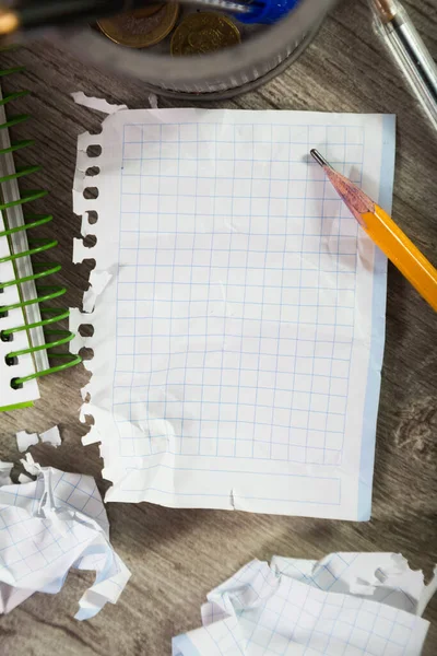 Notepad with writing utensils — Stock Photo, Image