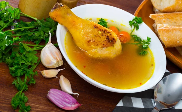 Tasty scottish traditional soup cock-a-leekie with chicken, bacon and leek — Stock Image Tasty scottish traditional soup cock-a-leekie with chicken, bacon and leek Stock Image