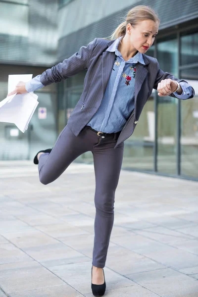 Portrait of busy female rushing to important meeting — Stock Photo, Image